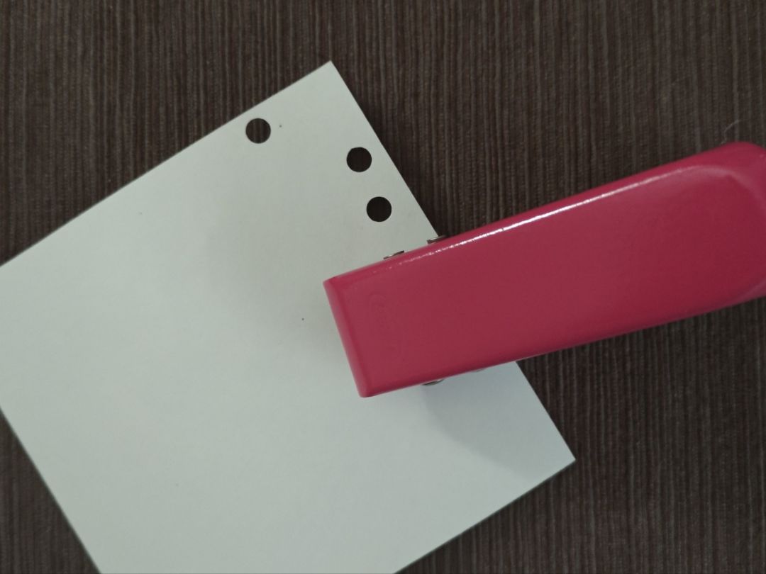 纸张单孔打孔器!