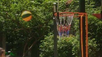 免安装户外篮球框，让你畅享篮球乐趣！
