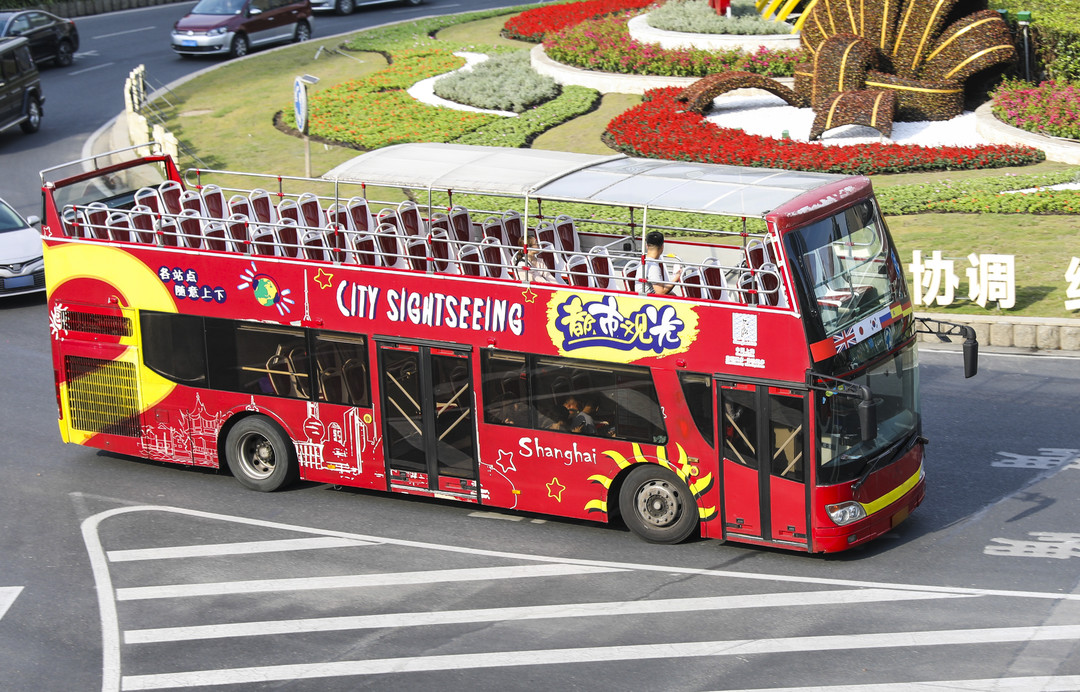 曾引领都市旅游风潮的上海敞篷双层观光巴士或将在9月说再见