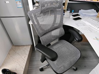 有弹性的网布人体工学椅-矮个子的福音-优B2