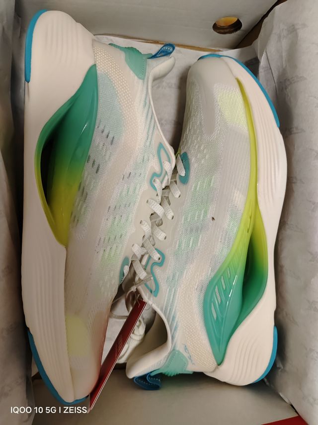 618晒单之特步氢风5.0慢跑鞋