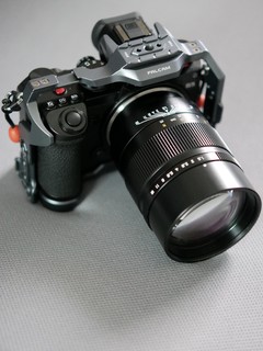 千万别用90mm F1.5这种大光圈镜头！！！