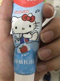 用儿童牙膏，保护牙齿