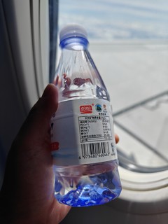 飞机上的水，有点不同