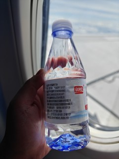 飞机上的水，有点不同