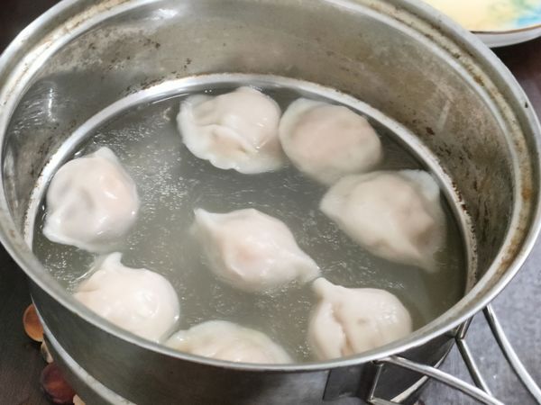 小孩子最喜欢吃水饺，煮起来