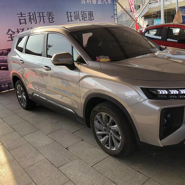 七座~~纯电~还能换电！！售价17w！！不行咱就买了吧~