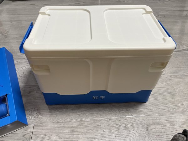 知乎送的折叠收纳箱