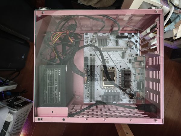 终于找到这块玻璃了，MATX主机装起来