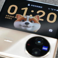 颜值先行—— vivo X Flip上手体验