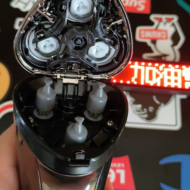 超人剃须刀RS7350银