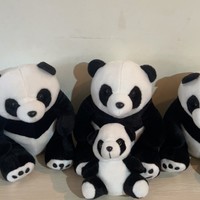 可可爱爱的大熊猫一家。