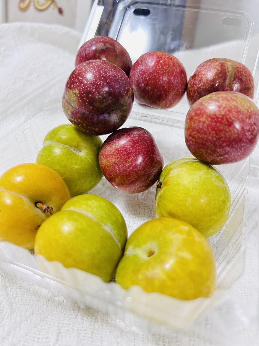 大家吃过这种金黄李子吗?比三华李还甜!