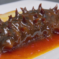 王刚的美食精选 篇一百五十九：厨师长分享传统鲁菜“葱烧海参”，葱香味醇，柔软滑嫩