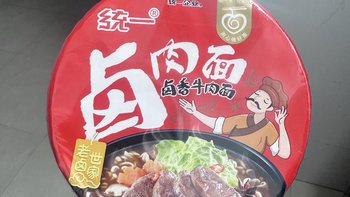 统一卤肉面-香气飘飘，牛肉粒大颗好吃，面条劲道十足。