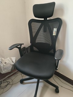 人体工学椅引来了同事们组团试坐