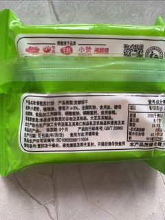 618活动京东送了一小盒香葱苏打饼干