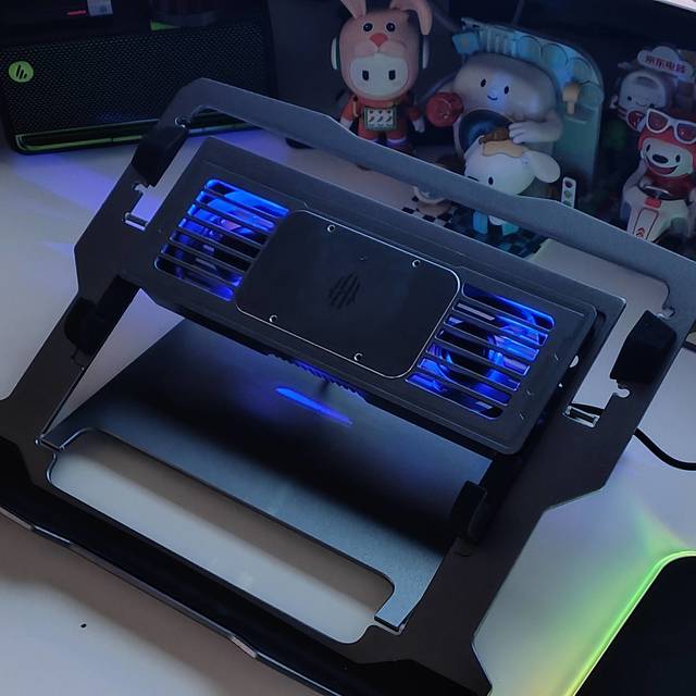 红魔半导体笔记本散热器：三核涡轮，半导体制冷，降温更快速！