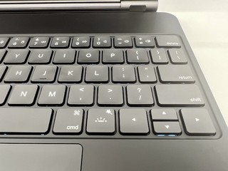 原装iPad键盘完美平替，JCPAL悬浮妙控键盘