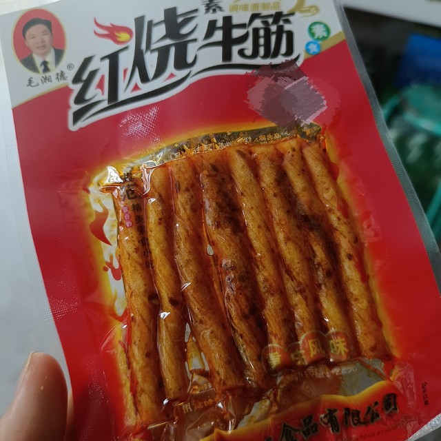 第一次吃这个牌子的辣条