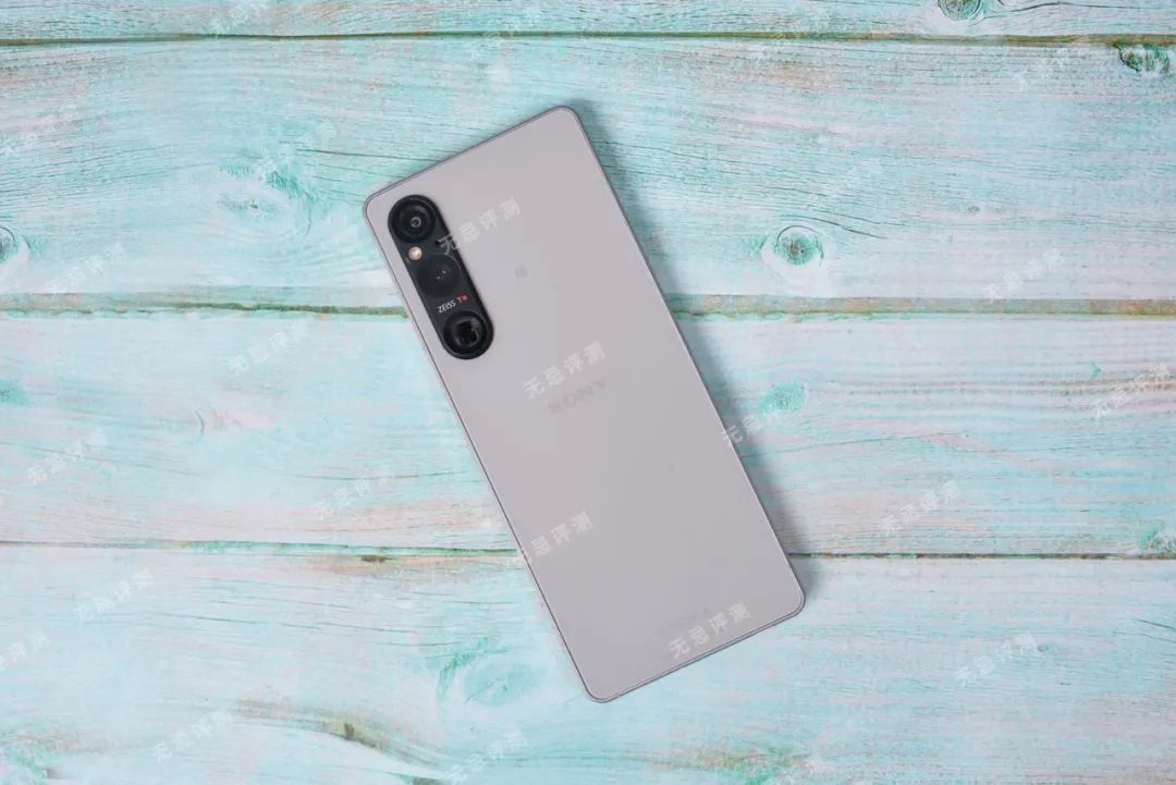 测评索尼xperia1v外观及硬件表现具备出色握持感配备exmort影像传感器