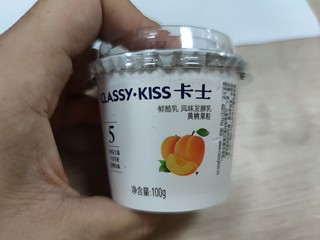 清新的黄桃味鲜酪乳