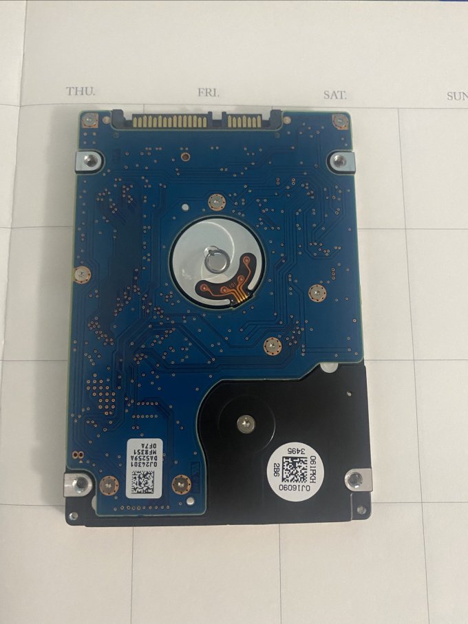 意外的截获到一块许久不见的日立机械硬盘