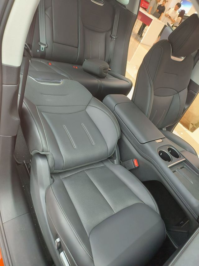 电车里睡觉也成了卖点