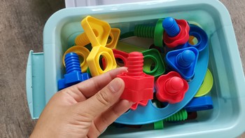 拧螺丝玩具——锻炼宝宝手指精细动作发展