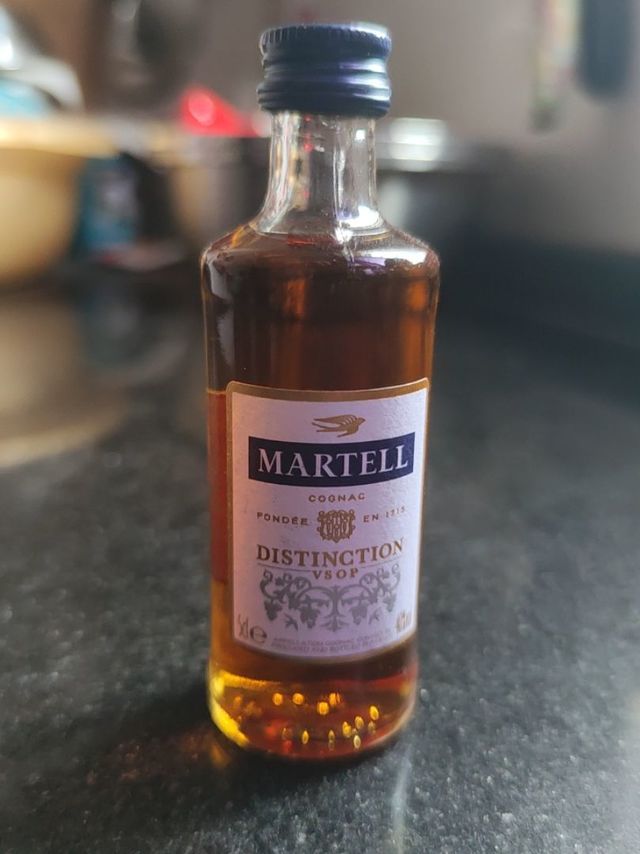 小样酒，拿来做装饰品真是太好看了。