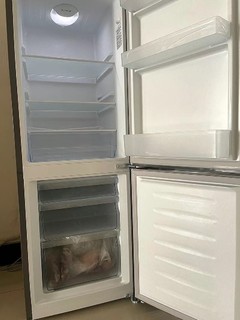 一款适合租房子用的冰箱。