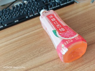 康师傅冰糖红西柚这个炎热的夏季冰镇来饮用