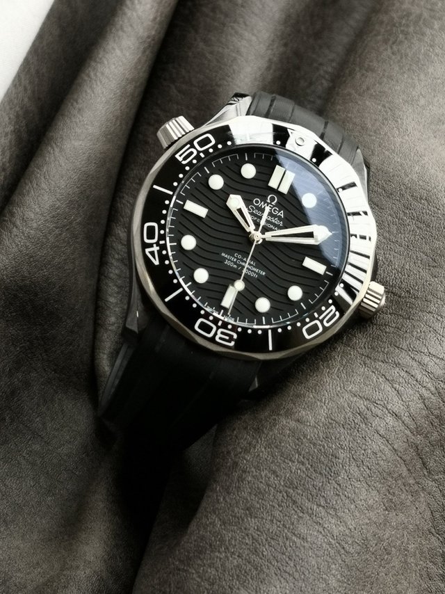 欧米茄海马系列210.92.44.20.01.001腕表