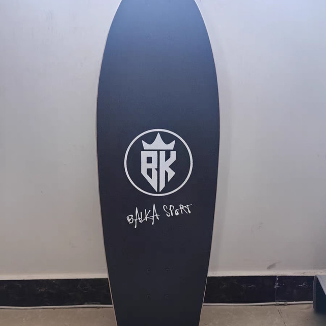 这款陆地冲浪板，质量很好颜值超高，很好玩适合初学者炸街，丝滑的感觉太爽了！