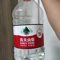 夏日炎炎喝什么，为了安全农夫山泉