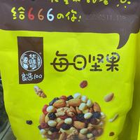 以下是关于华味亨每日坚果的一些特点