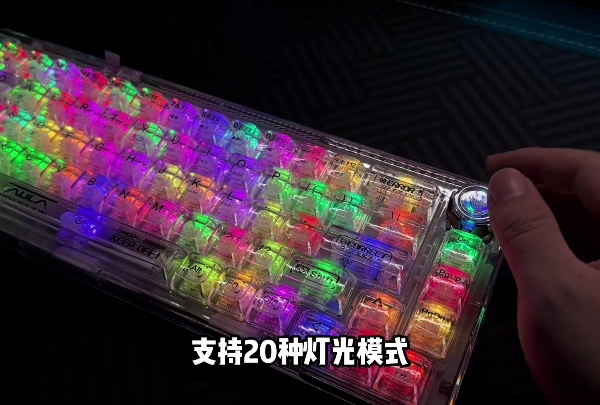 这么好看的68键透明键盘居然还送数字PAD？