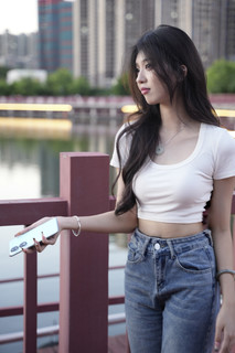 小妹妹上班一周就用荣耀90做主力机了~