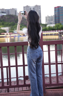 小妹妹上班一周就用荣耀90做主力机了~