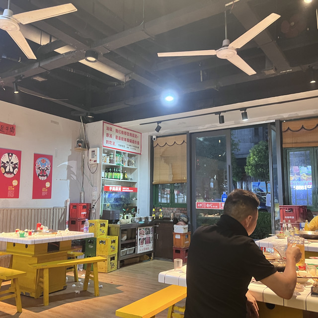 和夏天最配的一定有重庆火锅！