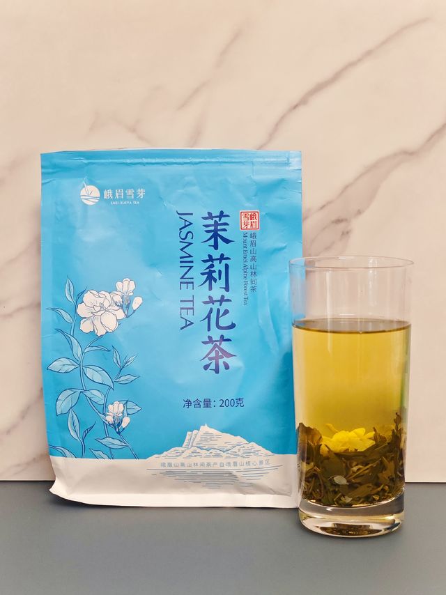 有峨眉雪芽茉莉花茶相伴，读书办公更舒心