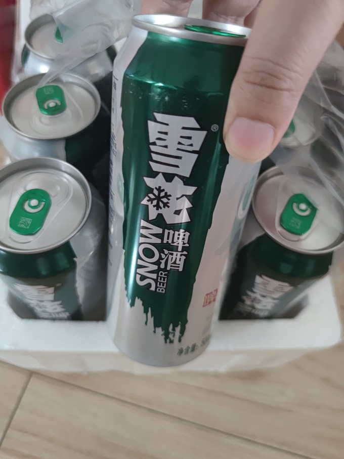 喝雪花啤酒真实图片图片