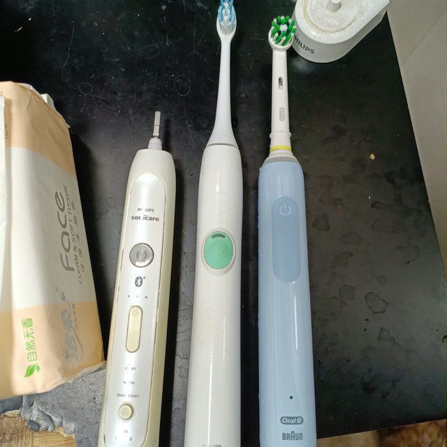 五年用坏三支飞利浦电动牙刷的老用户，体验过欧乐B后当场叛变