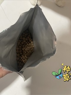 猫咪爱吃的网易严选红肉盛宴全价猫粮