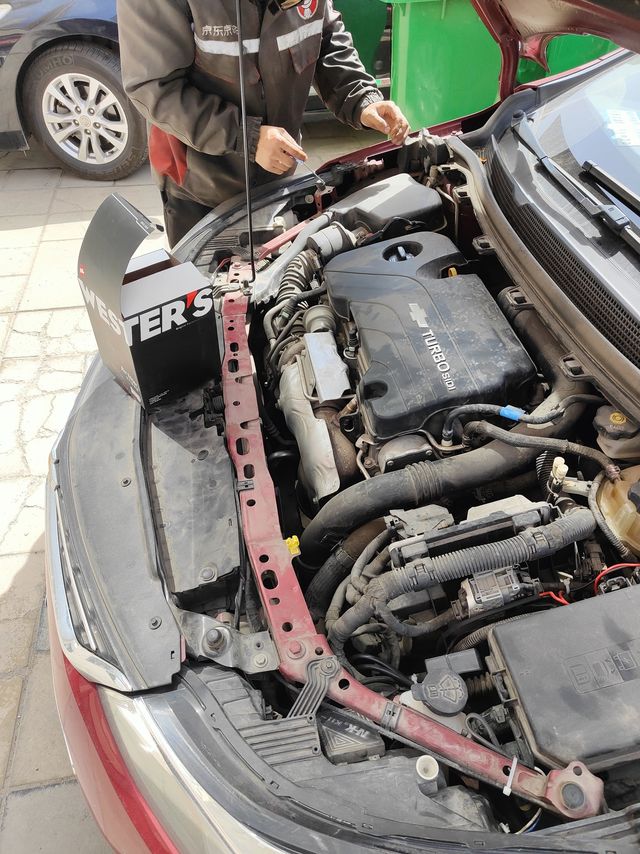 给车子更换空气滤芯