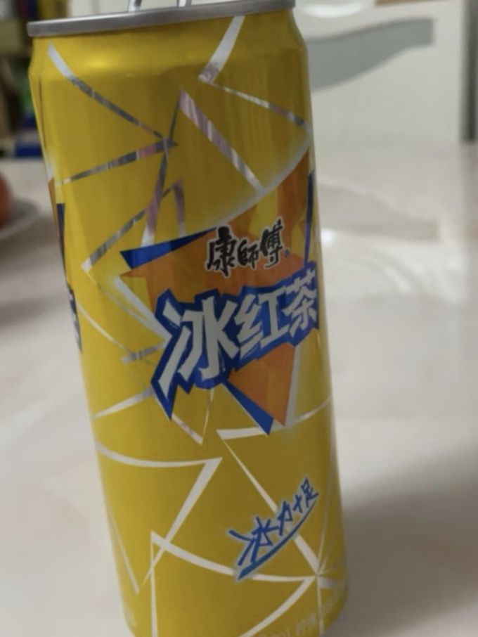 易拉罐装康师傅冰红茶!