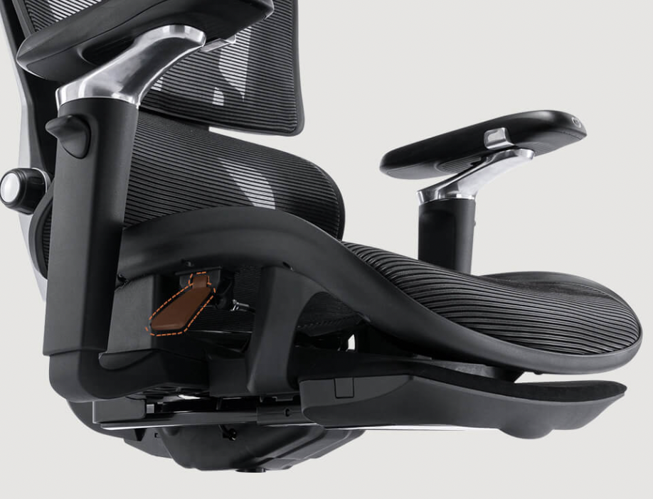 小米有品上新电竞椅，6D双背联动+5D铝合金扶手、138度后仰+宽大搁脚 