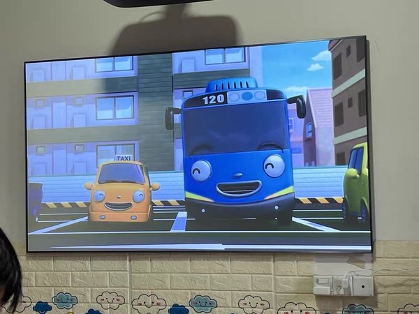 家里终于有激光电视啦！