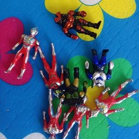 奥特曼玩具套装：男孩玩具中的宇宙战士 