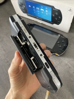 梦回十八年前，断舍离不了的PSP。